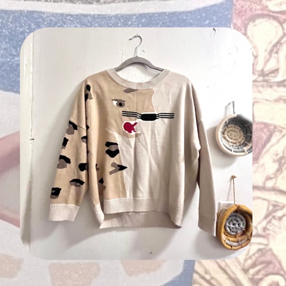 π Bar III white & tan color block cheetah pullover knit sweater